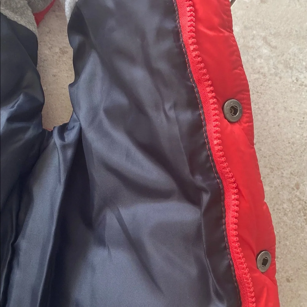 Pumpkin Patch Children’s size 2 sleeveless puffer vest/jacket. - Picture 3 of 8